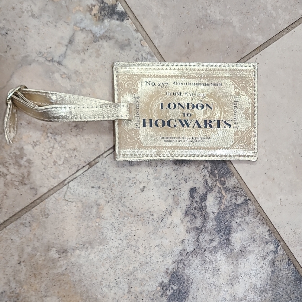Elegant Gold Travel Luggage Tag